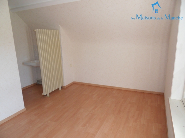 Ensemble de 3 logements 352 m² dans le bourg de BRECEY (50370)