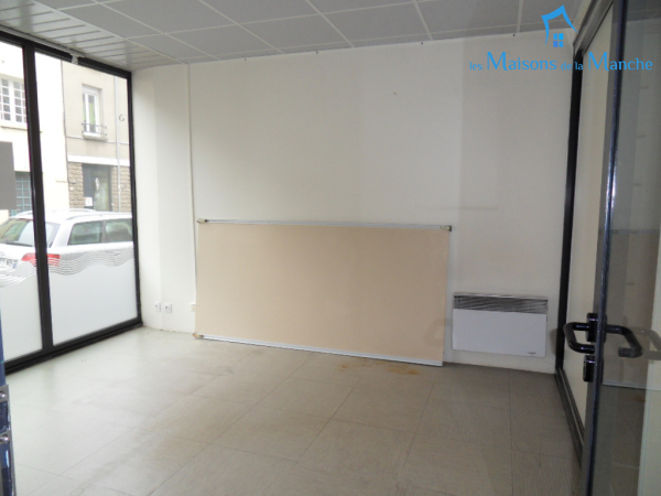 Bel Immeuble (emplacement commerce) dans centre ville