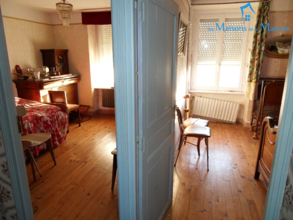 Maison de 104 m² avec nombreuses dépendances entre BRECEY et SAINT HILAIRE DU HARCOUET