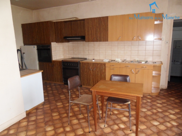 Ensemble de 3 logements 352 m² dans le bourg de BRECEY (50370)