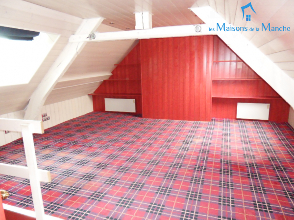 Bel Immeuble (emplacement commerce) dans centre ville