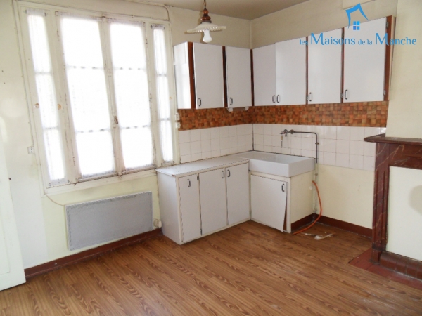 Maison de 103 m² dans bourg LA MANCELLIERE (50540)
