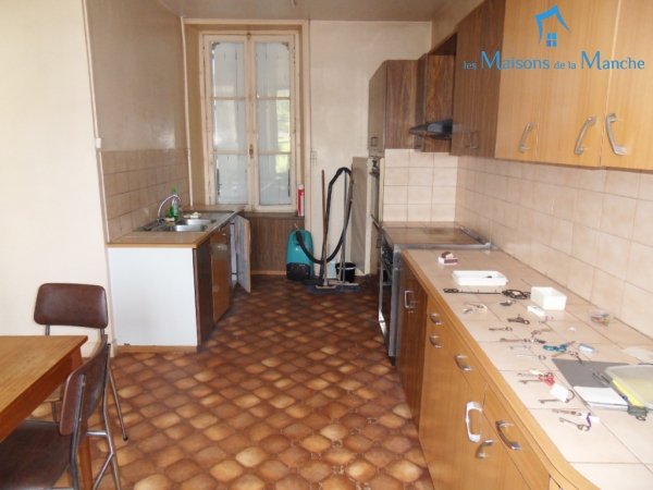 Ensemble de 3 logements 352 m² dans le bourg de BRECEY (50370)