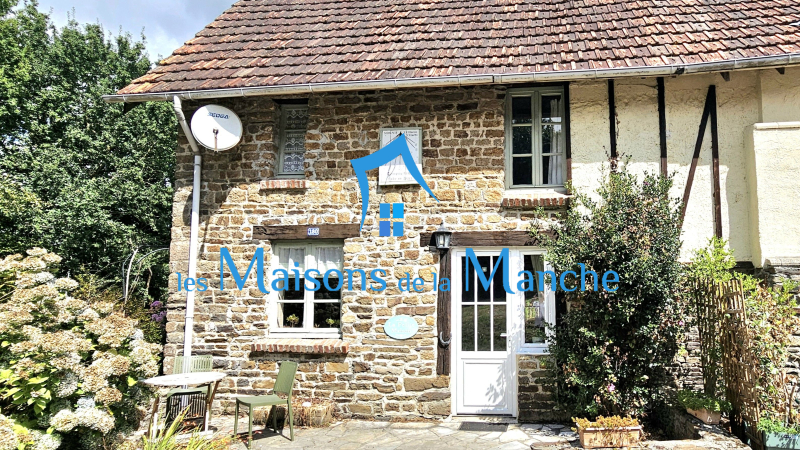 Maison de caractère en pierre avec jardin arboré et ancien four à pain – Brécey