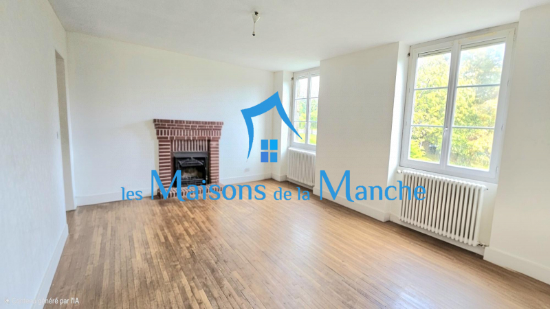 Grande maison en pierre avec grand terrain arboré, aux portes de Saint-Hilaire-du-Harcouët