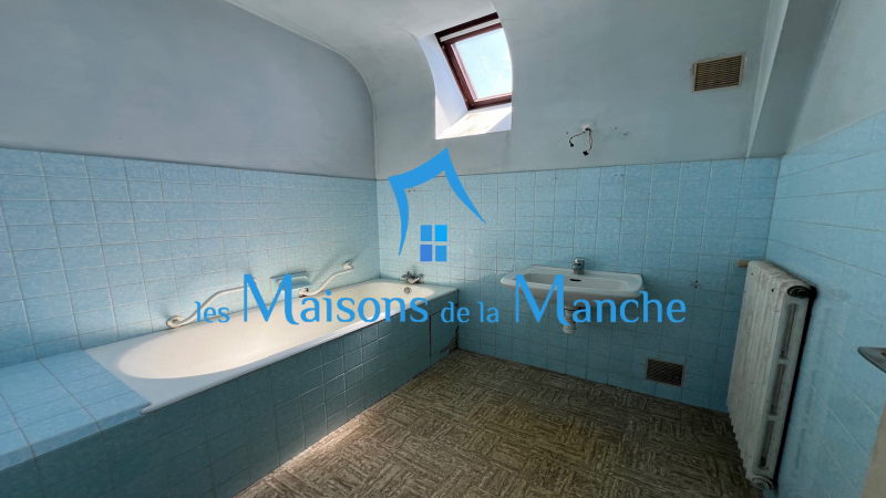 Maison 120m2 + bâtiment annexe 164m2 secteur Saint James (50240)