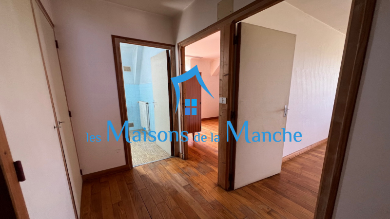 Maison 120m2 + bâtiment annexe 164m2 secteur Saint James (50240)