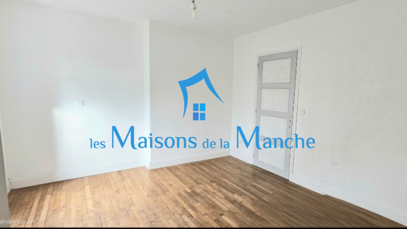 Grande maison en pierre avec grand terrain arboré, aux portes de Saint-Hilaire-du-Harcouët