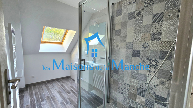 Maison en pierre rénovée avec dépendances – Saint-Laurent-de-Cuves
