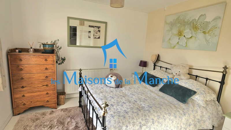 Longère normande avec gîte et appartement à la campagne – Proche Brécey – Calme & terrain arboré de près de 2700 m²