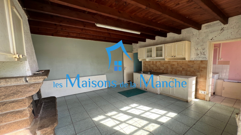 Maison en pierre proche commerces secteur Brécey (50370)