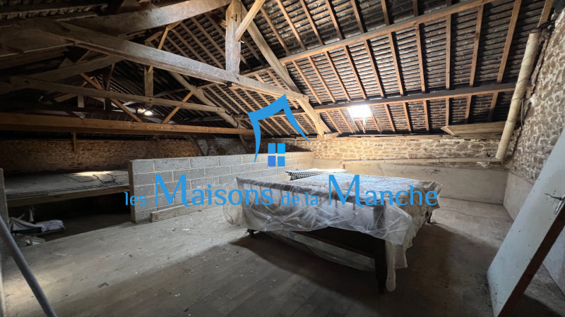 Maison 120m2 + bâtiment annexe 164m2 secteur Saint James (50240)