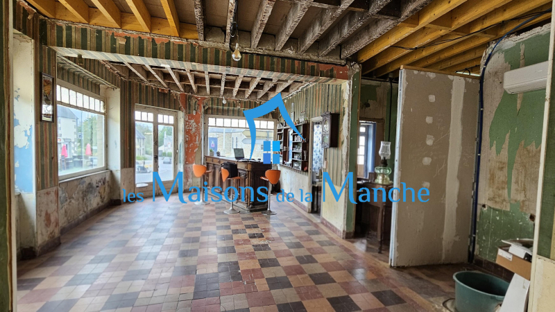 Ancien hôtel à fort potentiel - Idéal investissement locatif - Chérencé-le-Roussel