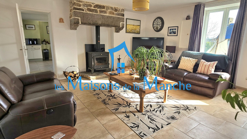 Longère normande avec gîte et appartement à la campagne – Proche Brécey – Calme & terrain arboré de près de 2700 m²