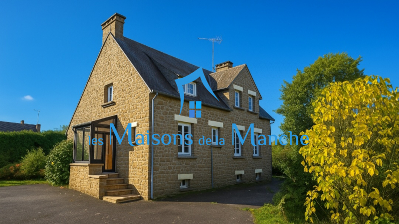 Grande maison en pierre avec grand terrain arboré, aux portes de Saint-Hilaire-du-Harcouët