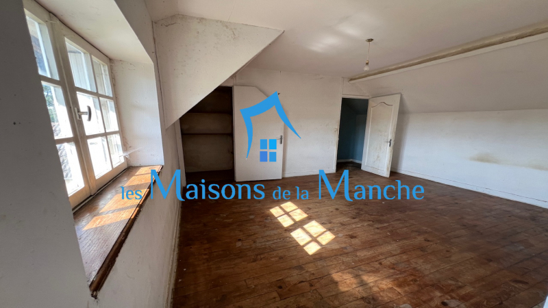 Maison en pierre proche commerces secteur Brécey (50370)