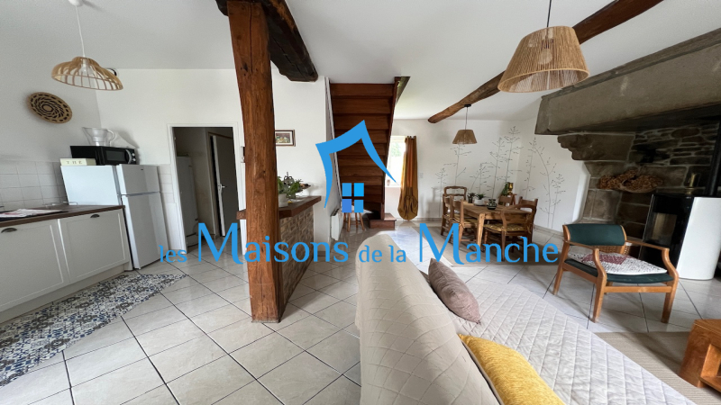 Maison de trois logements indépendants proche Brécey