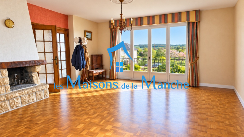 maison avec une vue dégagée sur la campagne proche d'Avranches