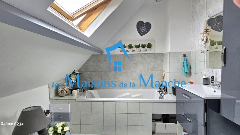 Maison pleine de charme à Poilley, emplacement idéal, cadre paisible