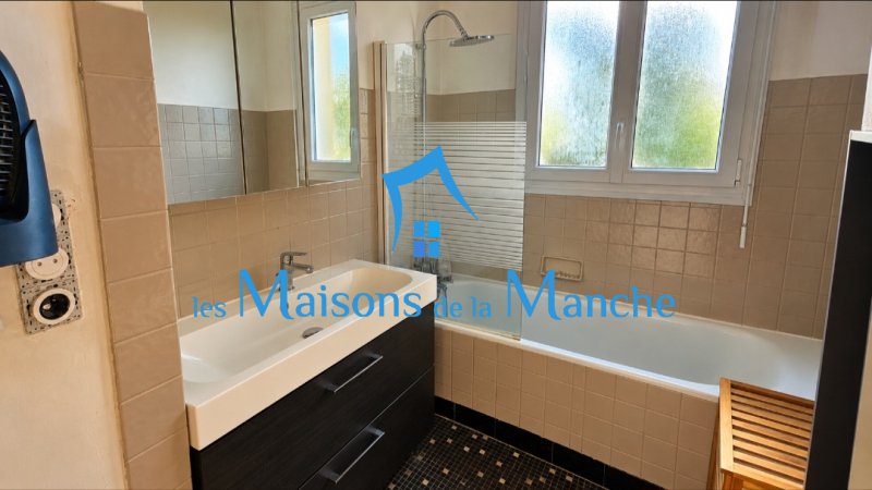 Maison familiale de 5 chambres sur sous-sol complet, à proximité de Pontorson et du Mont-Saint-Michel.