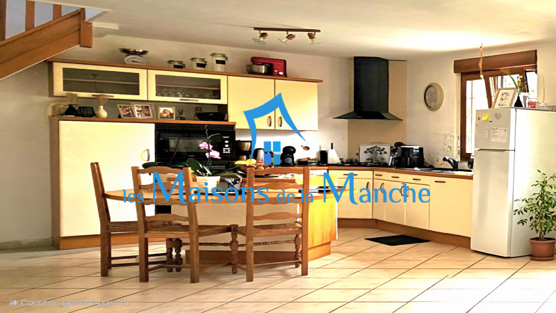 Maison pleine de charme à Poilley, emplacement idéal, cadre paisible