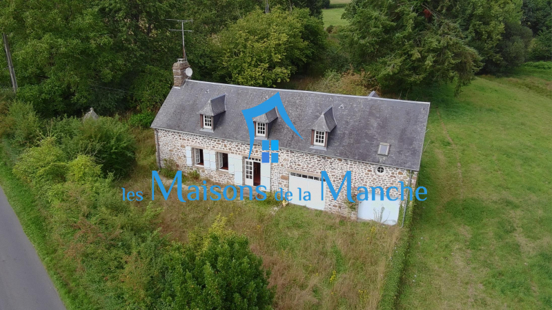 Jolie longère à rafraîchir à Montjoie-Saint-Martin, proche Saint-James