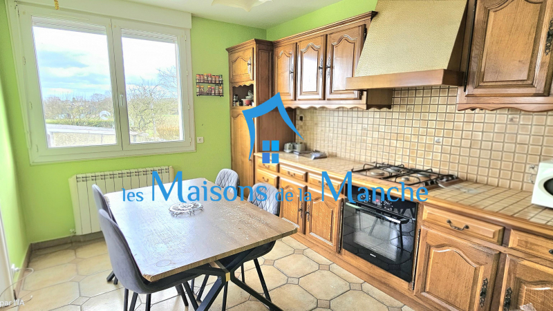 Maison sur sous-sol avec grand terrain arboré - située à Virey - à 5 min de Saint Hilaire du Harcouët