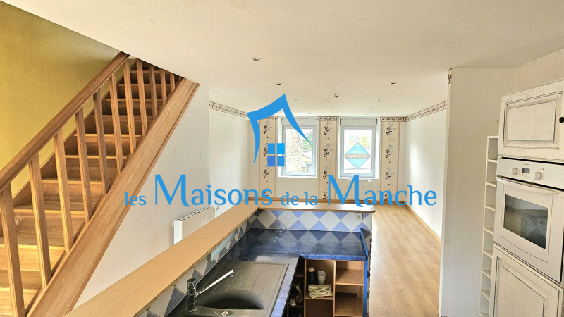 Maison de ville cosy en centre bourg de 105 m²- 3 niveaux- Idéal projet locatif ou mixte - avec cour privative