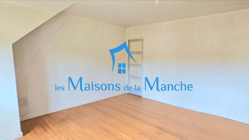 Grande maison en pierre avec grand terrain arboré, aux portes de Saint-Hilaire-du-Harcouët