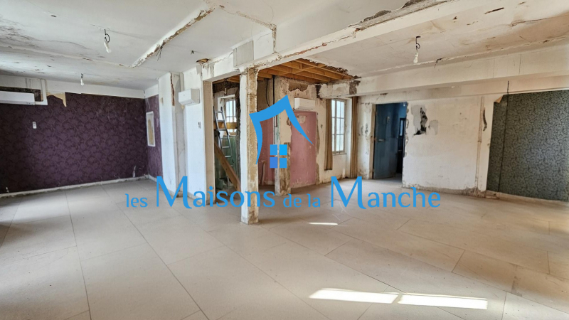 Ancien hôtel à fort potentiel - Idéal investissement locatif - Chérencé-le-Roussel