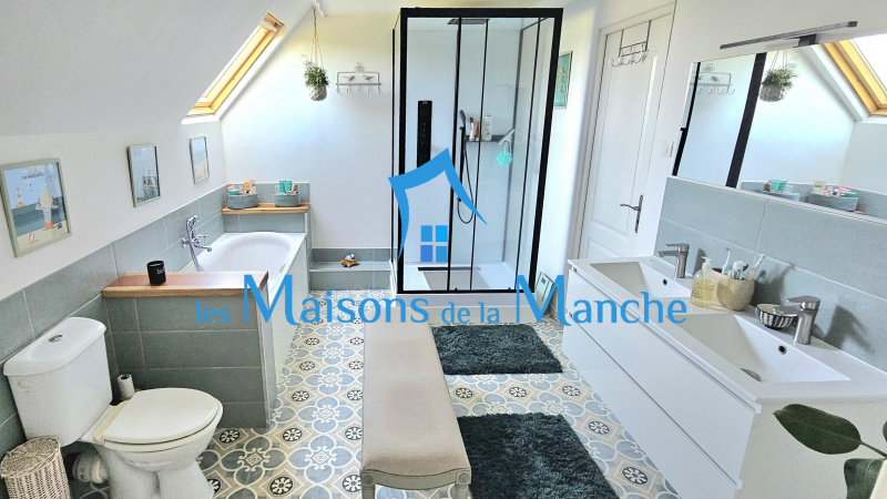 Longère normande avec gîte et appartement à la campagne – Proche Brécey – Calme & terrain arboré de près de 2700 m²