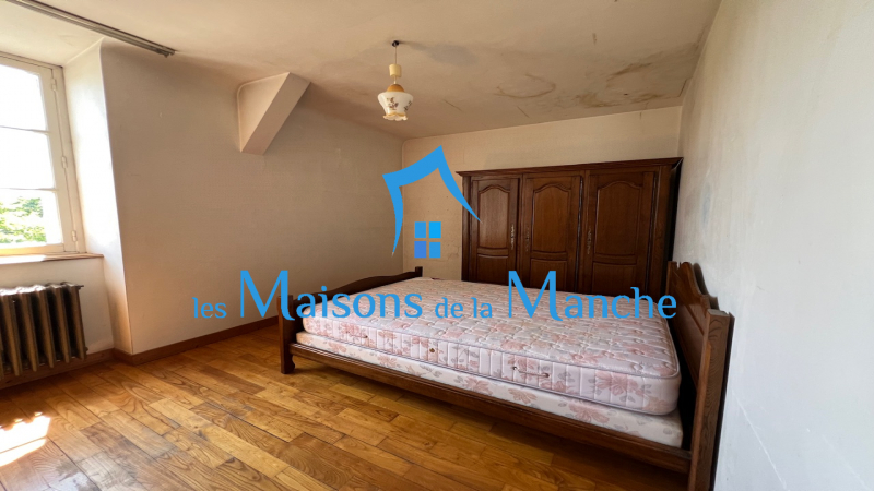 Maison 120m2 + bâtiment annexe 164m2 secteur Saint James (50240)