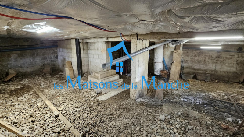 Ancien hôtel à fort potentiel - Idéal investissement locatif - Chérencé-le-Roussel