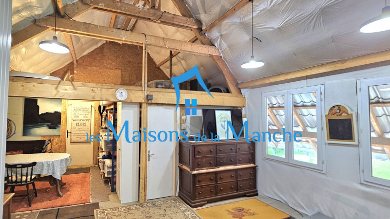 Longère normande avec gîte et appartement à la campagne – Proche Brécey – Calme & terrain arboré de près de 2700 m²