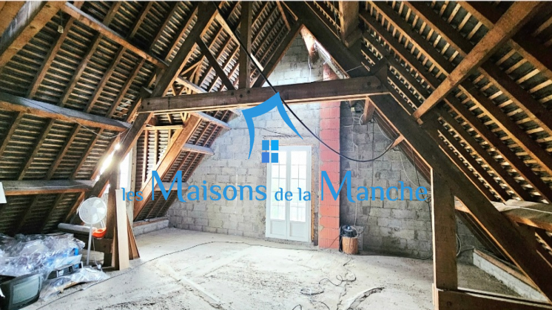 Maison familiale 7 pièces – 171 m² habitables (213 m² exploitable) – Terrain 4 400 m² – Sous-sol complet – Proche Saint Hilaire du Harcouët