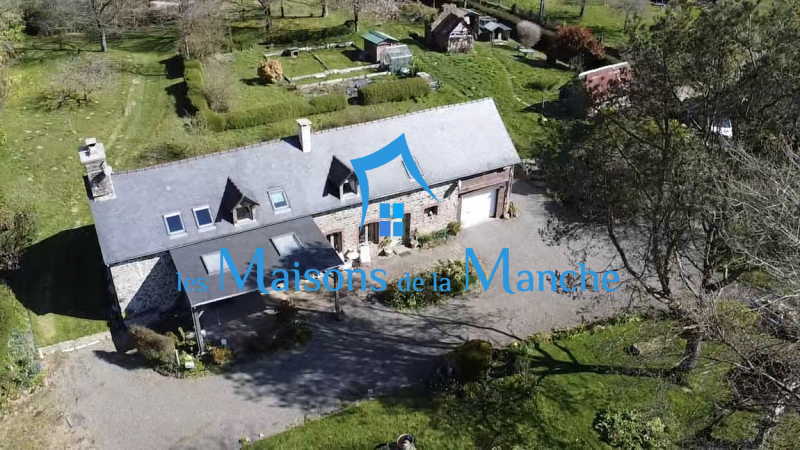 Superbe longère entièrement rénovée secteur Brécey (50370)