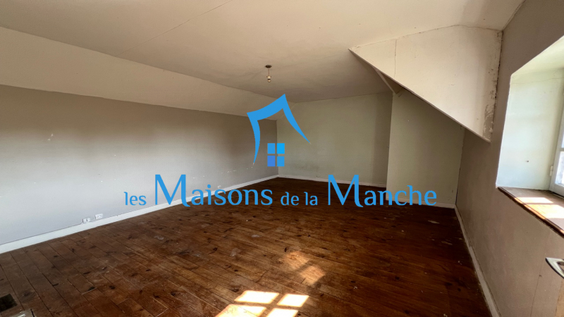 Maison en pierre proche commerces secteur Brécey (50370)