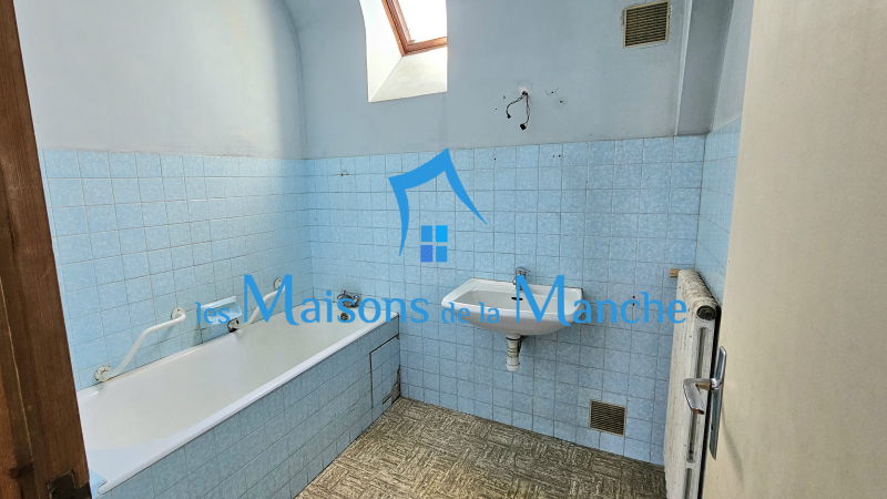 Ancienne ferme au calme - Fort potentiel- Proche Saint james