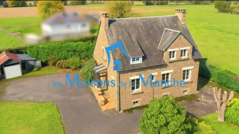 Grande maison en pierre avec grand terrain arboré, aux portes de Saint-Hilaire-du-Harcouët