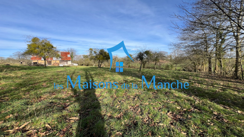 Bâtiment + 3500 m² de terrain