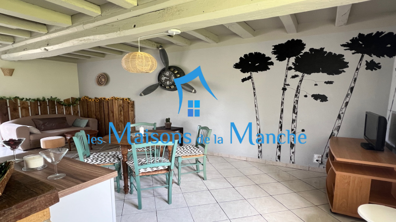 Maison de trois logements indépendants proche Brécey