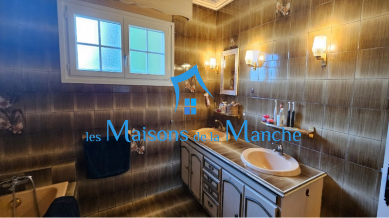 Maison familiale 7 pièces – 171 m² habitables (213 m² exploitable) – Terrain 4 400 m² – Sous-sol complet – Proche Saint Hilaire du Harcouët