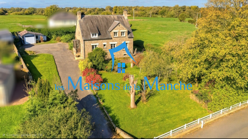 Grande maison en pierre avec grand terrain arboré, aux portes de Saint-Hilaire-du-Harcouët
