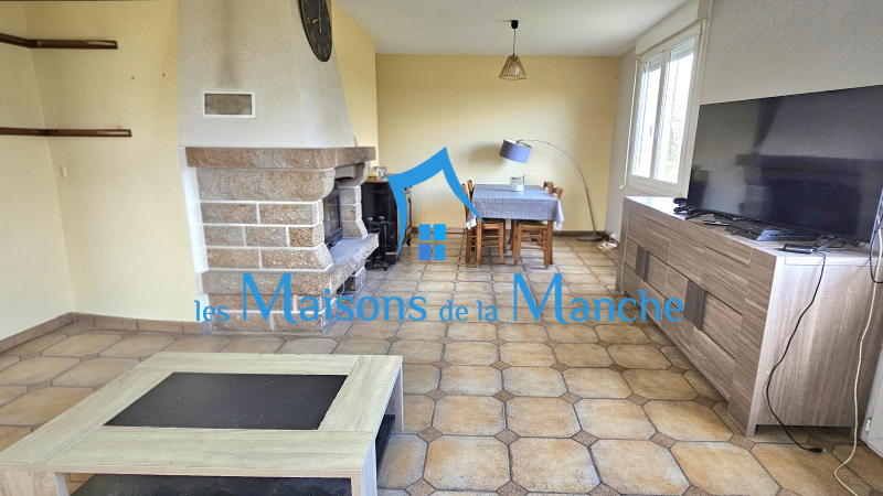 Maison sur sous-sol avec grand terrain arboré - située à Virey - à 5 min de Saint Hilaire du Harcouët