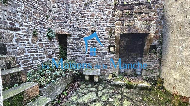 Maison de ville cosy en centre bourg de 105 m²- 3 niveaux- Idéal projet locatif ou mixte - avec cour privative