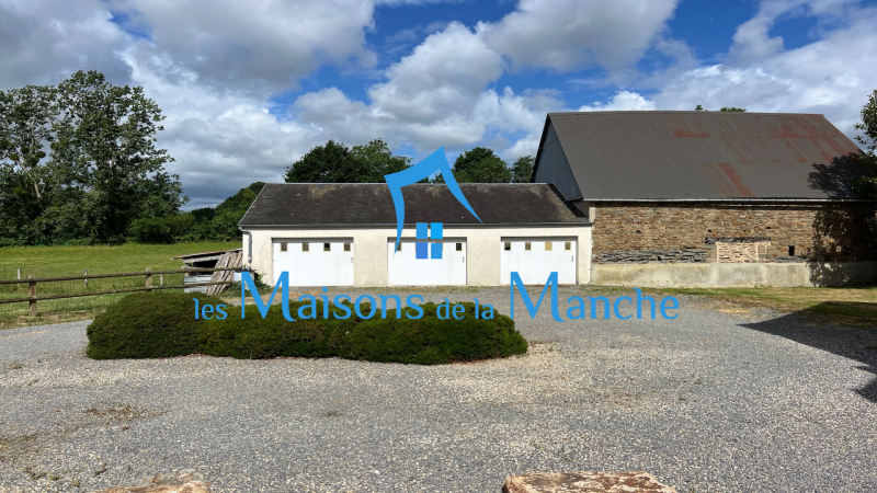 Maison de trois logements indépendants proche Brécey