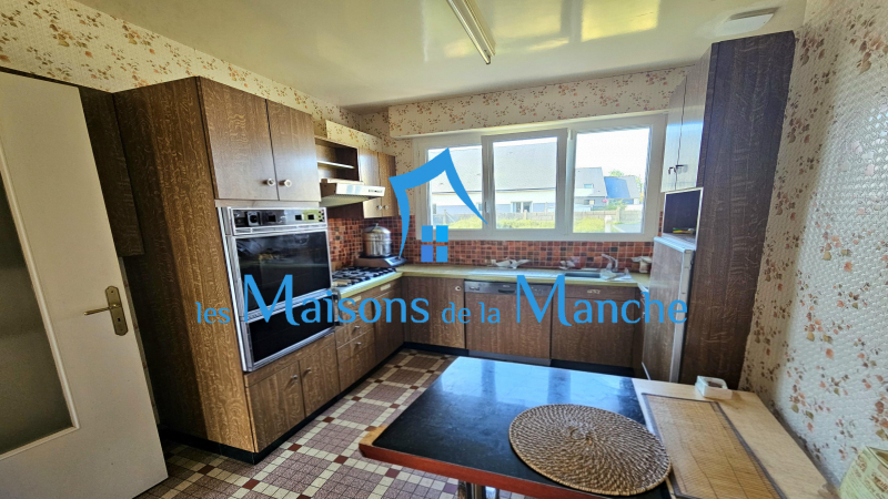 Maison familiale et lumineuse avec jardin, terrasse et sous-sol - Ponts 50300