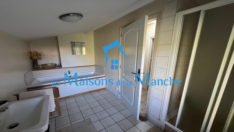 Superbe longère entièrement rénovée secteur Brécey (50370)