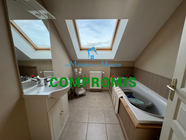 Jolie maison 6 pièces sur 1600m2 au calme et vue panoramique secteur Brécey