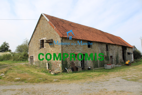 Grand ensemble de bâtiments (partie habitation 121 m²) + annexes 163 m² + hangar et atelier 310 m²